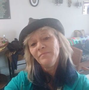 Meet your Posher, Joy